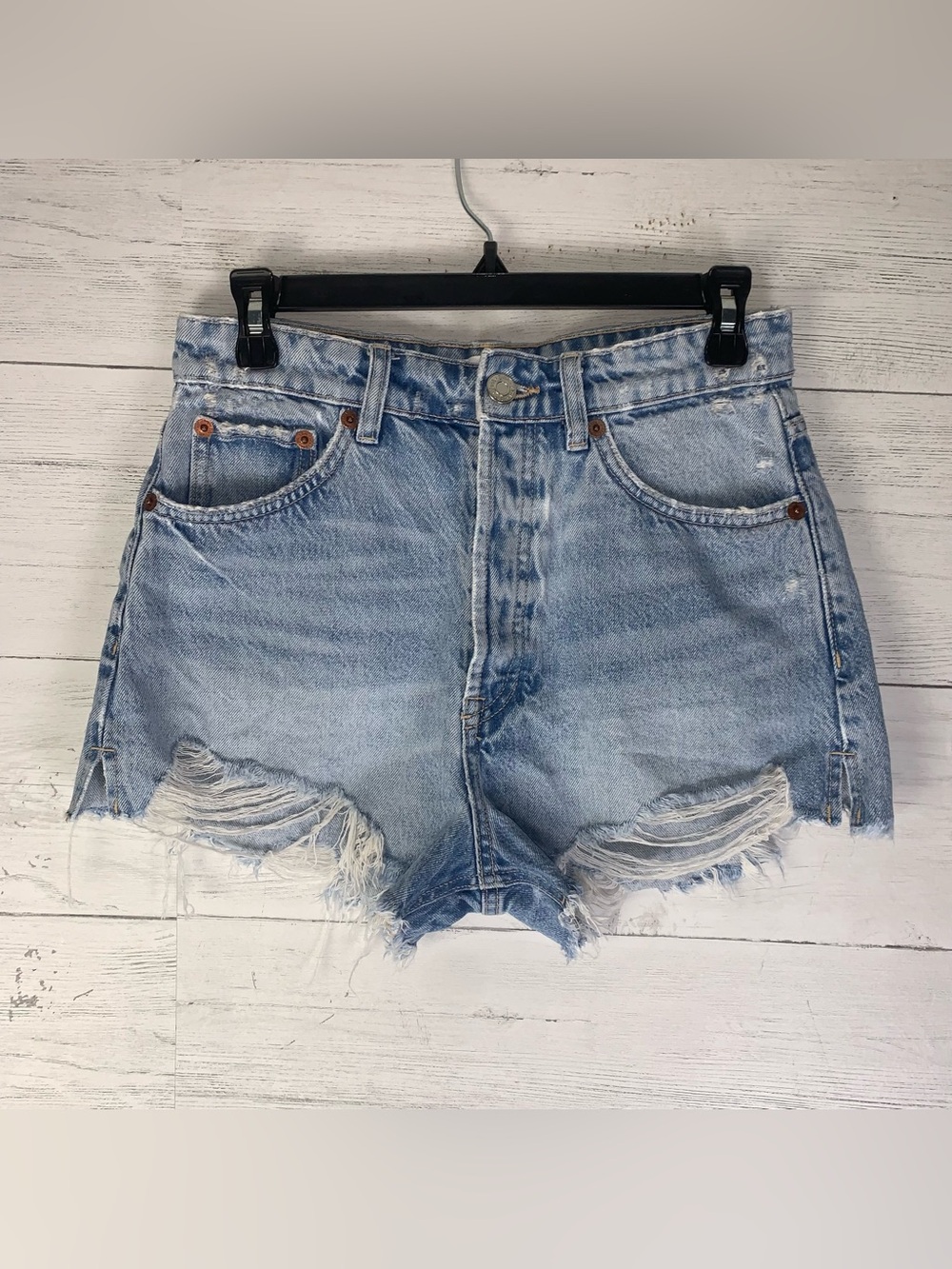 ZARA Women’s 6 Blue Cutoff Distressed Denim Shorts Jean Grunge Edgy Street